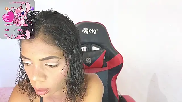 ElisaBoyer online show from April 26, 2026, 11:19 am