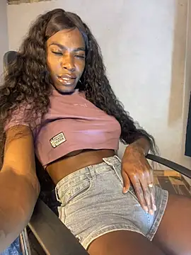 Richchocolatesweet  online show from January 24, 2025, 2:07 am