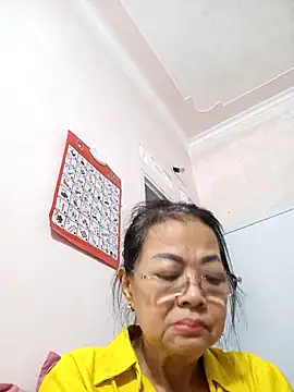 Hotestlove online show from September 26, 2025, 1:37 pm