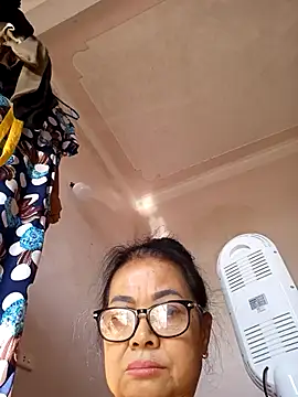 Hotestlove online show from January 8, 2026, 2:14 am