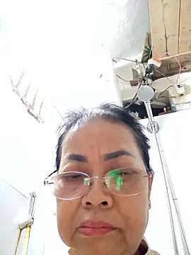 Snapshot of Hotestlove chatting on January 15, 2026, 10:35 pm Hotestlove online show from January 15, 2026, 10:35 pm