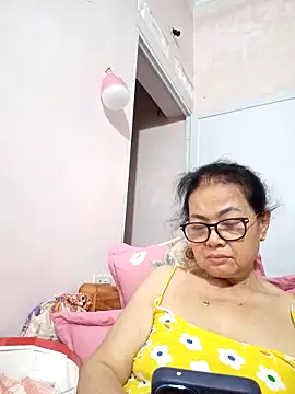 Snapshot of Hotestlove chatting on April 13, 2026, 2:00 pm Hotestlove online show from April 13, 2026, 2:00 pm