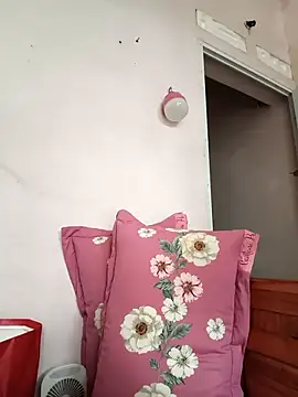 Snapshot of Hotestlove chatting on April 15, 2026, 4:08 am Hotestlove online show from April 15, 2026, 4:08 am