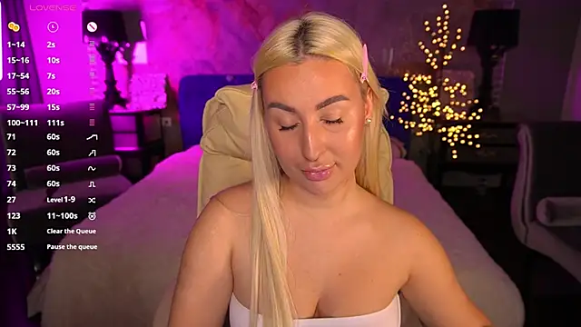 LiaBrazzerr online show from April 10, 2026, 1:49 pm