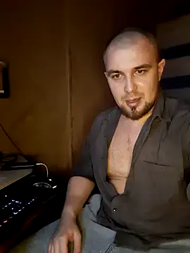 Snapshot of Foxyshaved chatting on January 13, 2025, 1:17 pm Foxyshaved online show from January 13, 2025, 1:17 pm