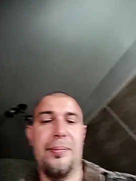 Snapshot of Foxyshaved chatting on September 10, 2025, 4:45 am Foxyshaved online show from September 10, 2025, 4:45 am