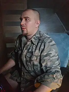 Foxyshaved online show from November 16, 2025, 6:30 am