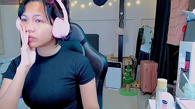 Kana G online show from February 13, 2025, 1:26 pm