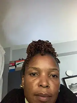 slimcateee online show from February 2, 2025, 6:20 pm