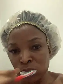slimcateee online show from February 6, 2025, 5:57 am