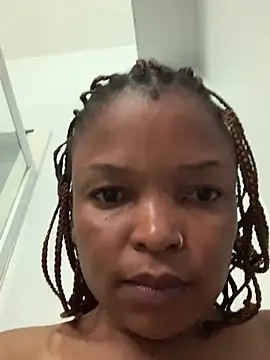 slimcateee online show from February 7, 2025, 7:40 am