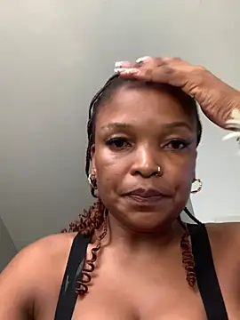 slimcateee online show from February 7, 2025, 2:04 pm
