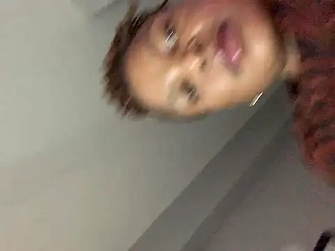 slimcateee online show from February 11, 2025, 6:08 am