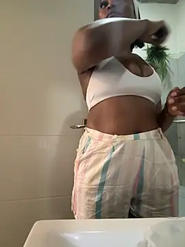 slimcateee online show from November 16, 2025, 12:11 pm