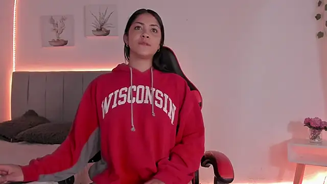  janiis online show from March 6, 2025, 10:26 pm