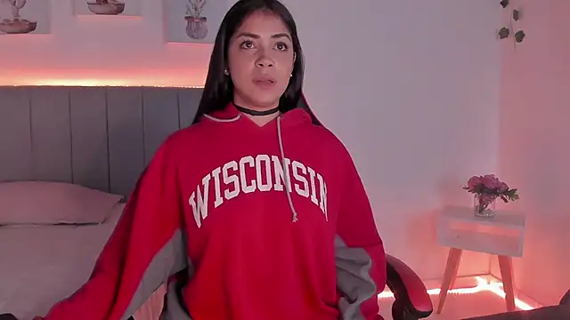  janiis online show from November 6, 2025, 11:26 pm