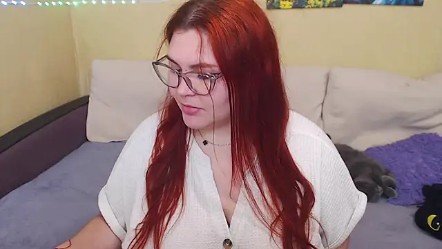 JuliaKeln online show from October 8, 2025, 2:58 pm