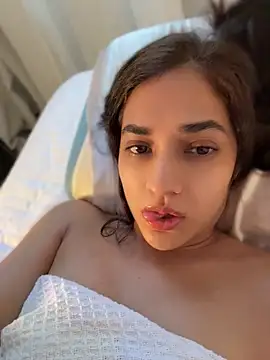 CuteeRose online show from June 20, 2026, 7:38 pm
