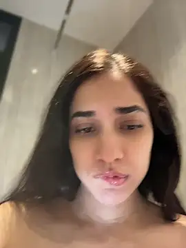 CuteeRose online show from July 4, 2026, 2:01 pm