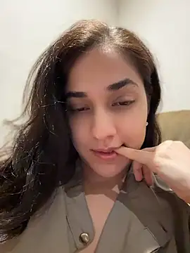 CuteeRose online show from July 16, 2026, 4:57 pm