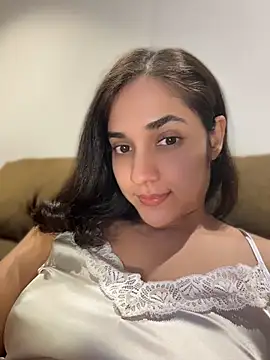 CuteeRose online show from July 17, 2026, 5:51 pm