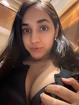 CuteeRose online show from August 1, 2026, 4:50 pm