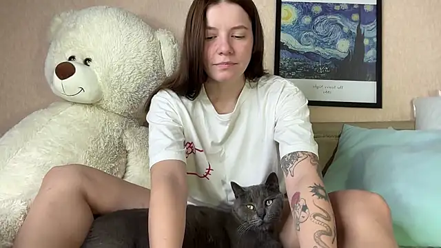 mia   mi online show from December 24, 2024, 7:39 am