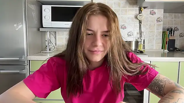 mia   mi online show from February 21, 2025, 2:06 pm