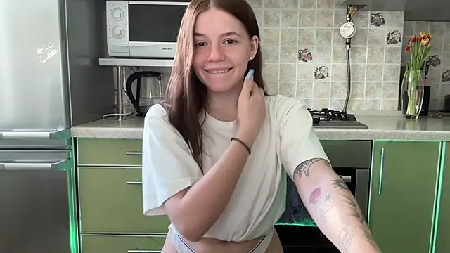 mia   mi online show from March 10, 2025, 10:37 am