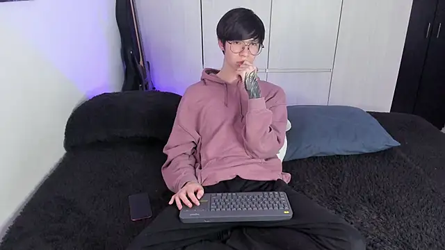 Aventure Twinks online show from January 29, 2025, 5:24 pm