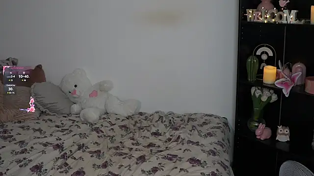 Nicolette  Shea  online show from December 6, 2024, 6:17 pm