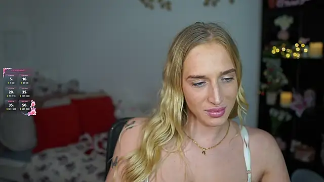 Nicolette  Shea  online show from December 29, 2024, 4:51 pm