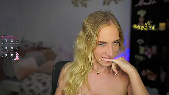 Nicolette  Shea  online show from January 30, 2025, 5:06 pm