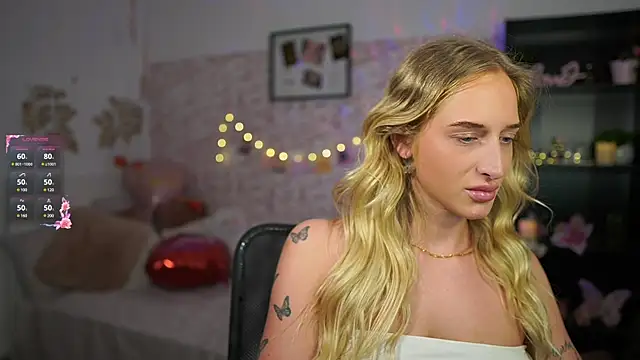 Nicolette  Shea  online show from February 16, 2025, 12:43 pm