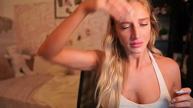 Snapshot of Nicolette__Shea_ chatting on November 27, 2025, 9:11 am Nicolette Shea online show from November 27, 2025, 9:11 am