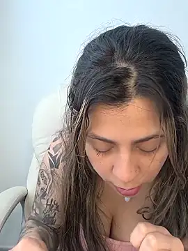 Rose Gang online show from March 9, 2025, 12:31 pm