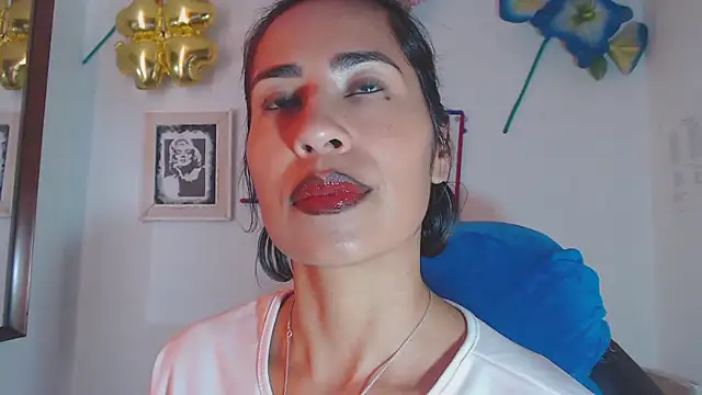 fantasty nylon online show from February 4, 2025, 3:15 pm