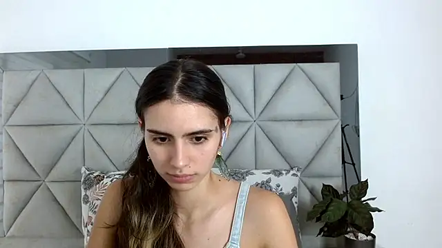 nina pons online show from December 19, 2024, 9:28 pm