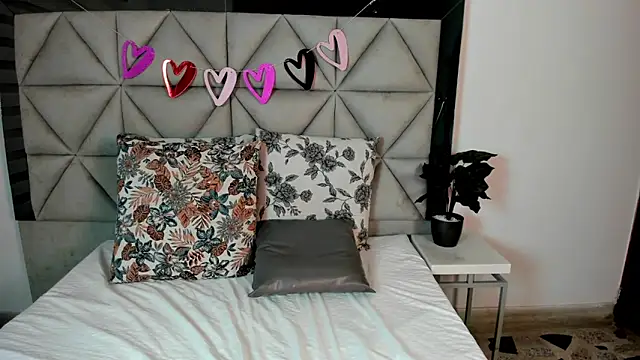 nina pons online show from February 15, 2025, 12:59 am