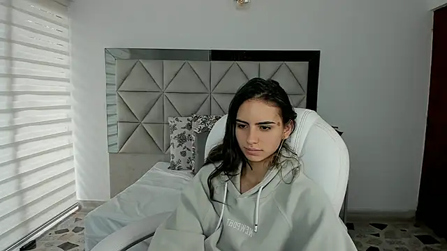 nina pons online show from March 12, 2025, 9:03 pm