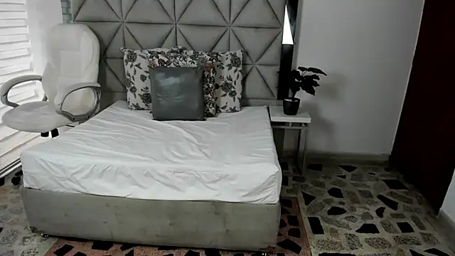 nina pons online show from March 20, 2025, 8:19 pm