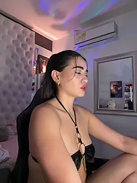 ZarahEvans online show from November 22, 2025, 8:08 pm