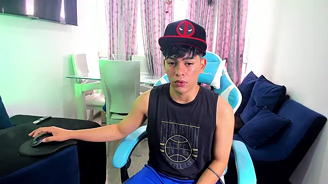 Franco Rizzo  online show from February 4, 2025, 7:33 pm