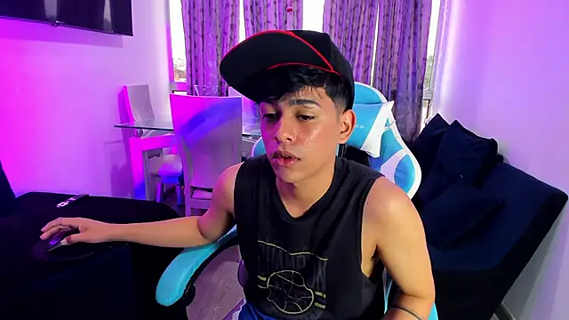 Franco Rizzo  online show from February 4, 2025, 10:34 pm