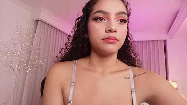 anahi curlie1 online show from February 2, 2025, 11:51 am