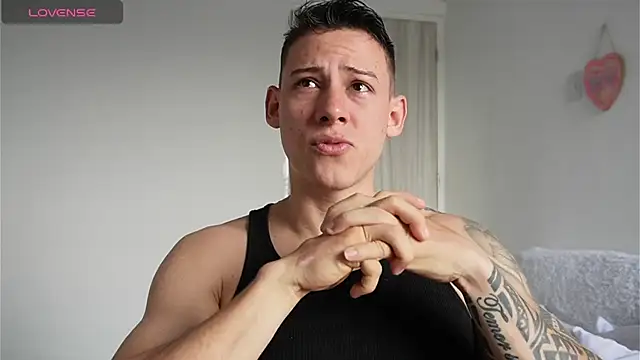 Muscle King Cum online show from April 4, 2026, 1:30 pm