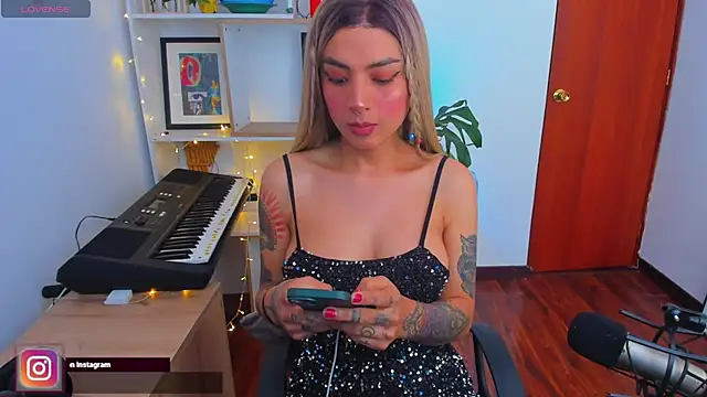 Yeriawaddell  online show from December 25, 2024, 3:38 pm