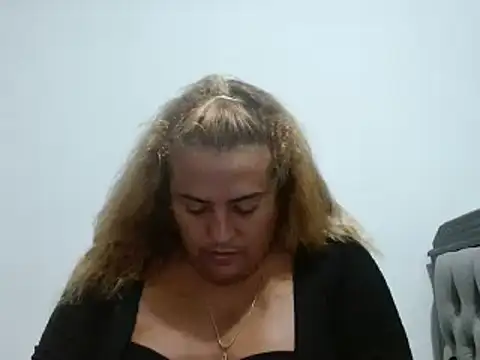 KIARAMARSHALLWELLZ online show from February 2, 2025, 2:38 am