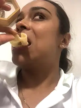 JuanaSimons online show from October 17, 2025, 2:04 am