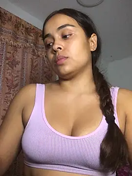 JuanaSimons online show from May 13, 2026, 3:04 am